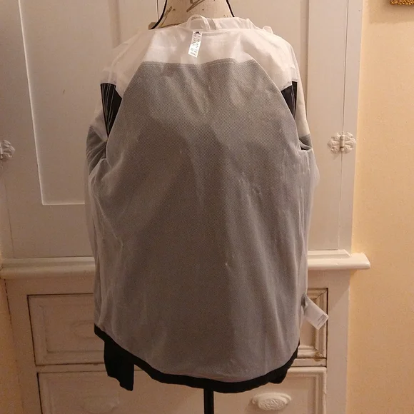 Adidas black and white windbreaker Sz M - Picture 8 of 9